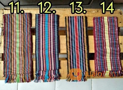 KAIN TENUN IKAT KEPALA ETNIK NUSANTARA LOMBOK