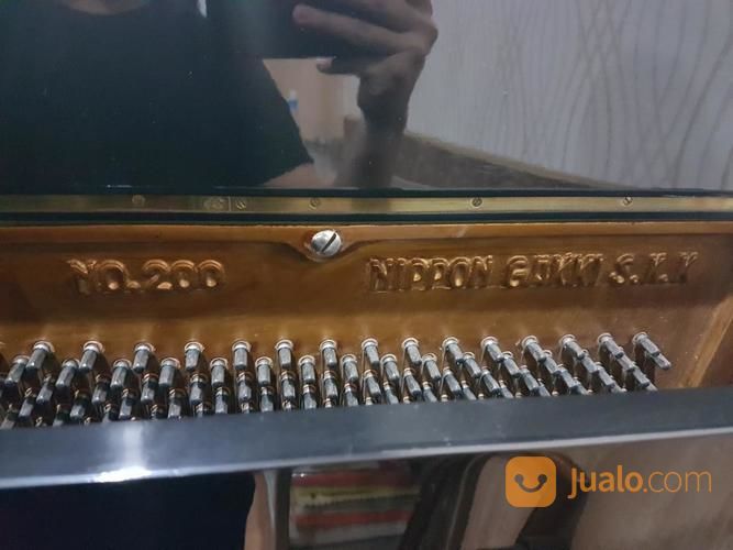 Upright Piano Bekas Yamaha No. 200 Piano Upright Klasik Akustik Seken
