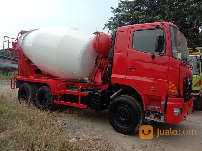 Hino Lohan 700 Th.2013 Mixer / Molen 7 Kubik