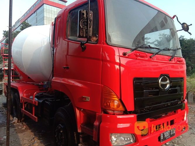 Hino Lohan 700 Th.2013 Mixer / Molen 7 Kubik