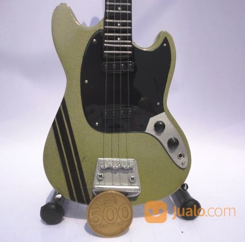 Miniatur Bass Mustang Mikey Way