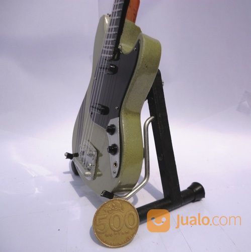 Miniatur Bass Mustang Mikey Way