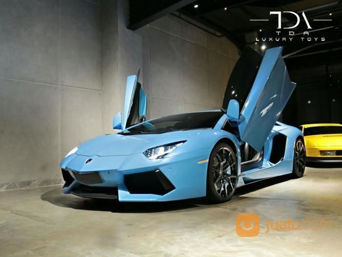 Lamborghini Aventador LP 700-4 (Blu Cepheus)
