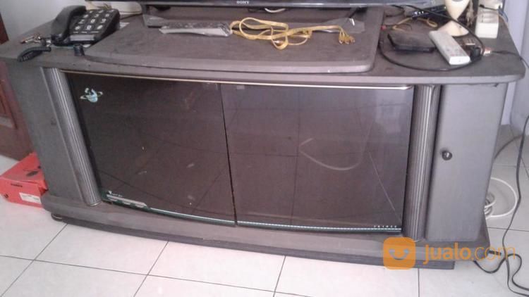 Meja TV Besar Bekas