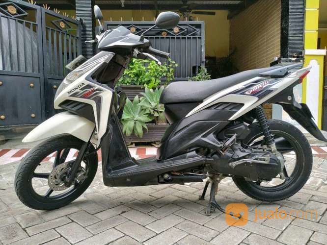 Honda Vario Tahun 2010 Warna Hitam-Putih