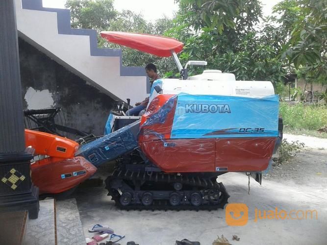 Mesin Panen Padi Kubota DC 35