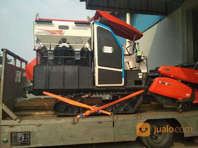 Mesin Panen Padi Kubota DC 70 Plus