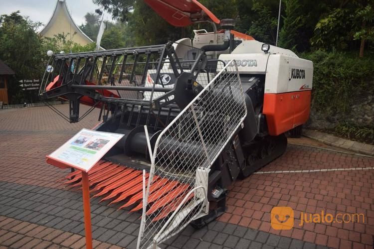 Mesin Panen Jagung Kubota DC 70 Plus Corn Kit