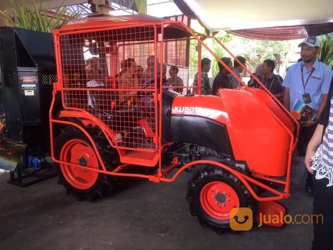 Traktor Kubota B2440