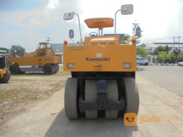 Alat Berat Pneumatic Tire Roller Kawasaki KR20D