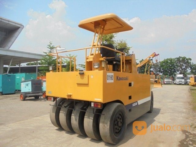 Alat Berat Pneumatic Tire Roller Kawasaki KR20D