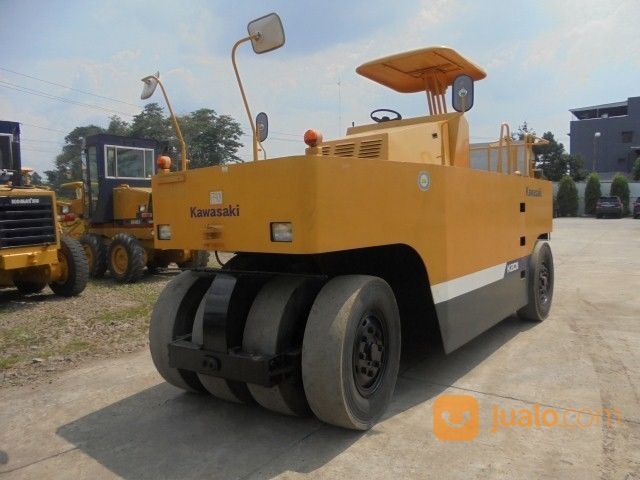 Alat Berat Pneumatic Tire Roller Kawasaki KR20D