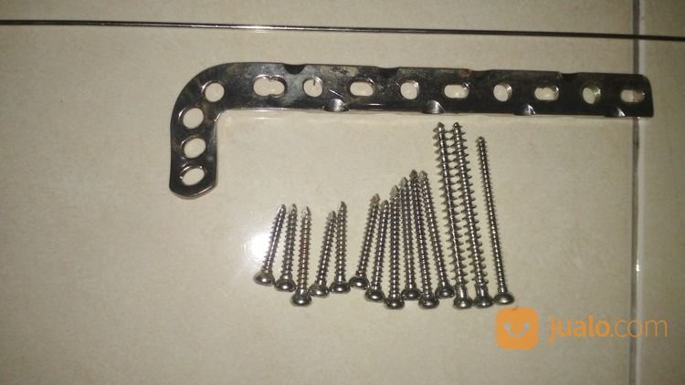 Pen Bekas Operasi Tulang