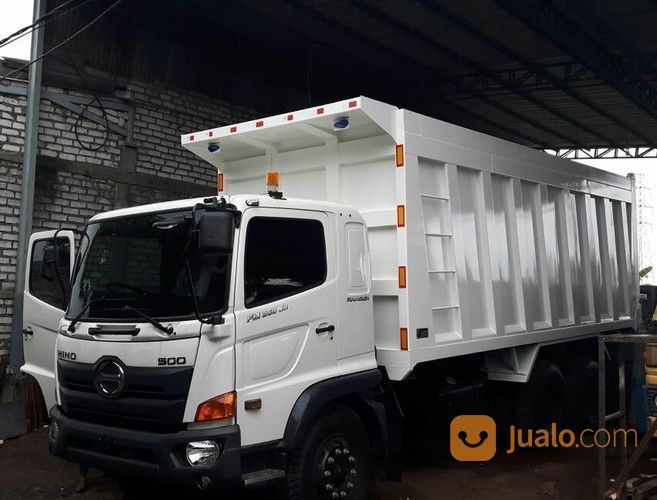 Truk Hino Di Lamongan