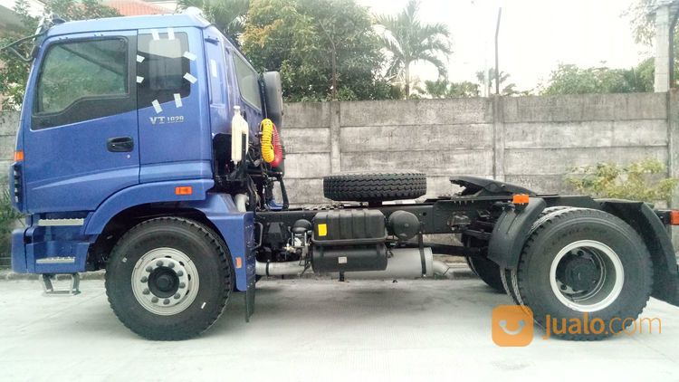 Truck Foton Daimler Tractor Head 4x2 290 HP