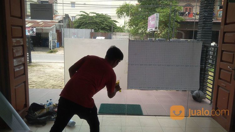 Jasa Pasang Stiker Oneway Pintu Kaca Kantor Di Medan