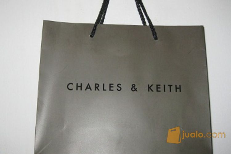 GELANg Lilit Leather & Goldy Plate Charles& Keith