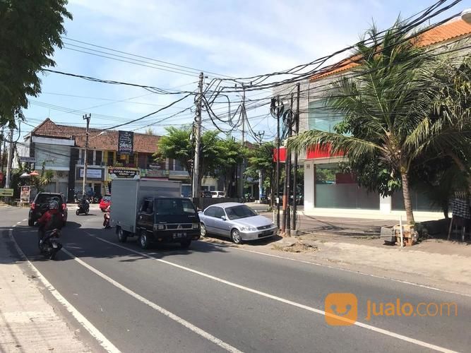 Ruko Dikawasan Pusat Kuliner Jalur Ramai Jl Merdeka Renon Dkt Dapur A Six Wong Solo