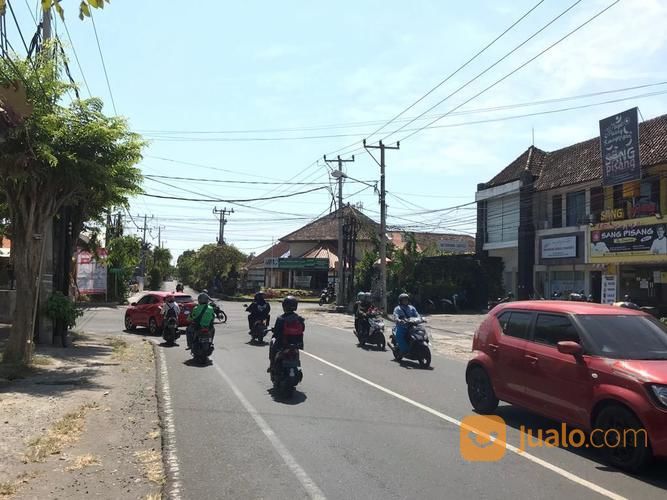 Ruko Dikawasan Pusat Kuliner Jalur Ramai Jl Merdeka Renon Dkt Dapur A Six Wong Solo