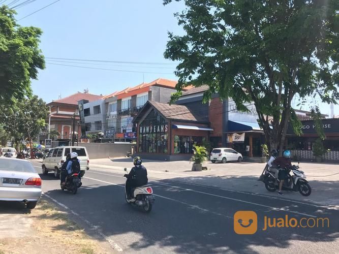 Ruko Dikawasan Pusat Kuliner Jalur Ramai Jl Merdeka Renon Dkt Dapur A Six Wong Solo