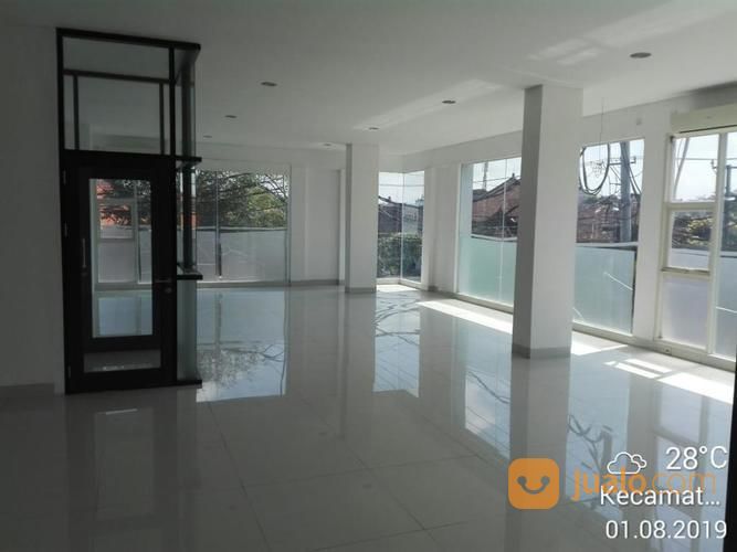 Ruko Dikawasan Pusat Kuliner Jalur Ramai Jl Merdeka Renon Dkt Dapur A Six Wong Solo