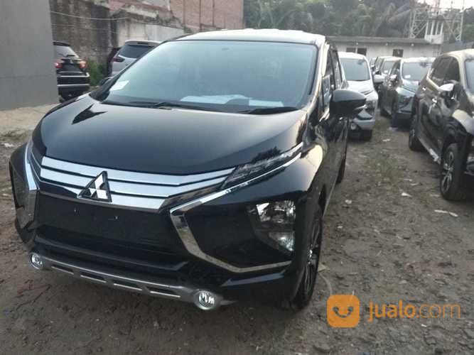 Mitsubishi Xpander Ultimate HITAM