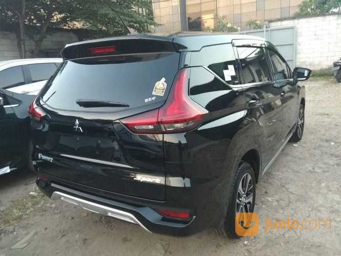 Mitsubishi Xpander Ultimate HITAM