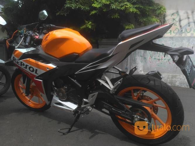 Motor Second Berasa Baru Honda Cbr150r Repsol 2017 Surat Surat Komplit Pajak Hidup. Negoin Ja