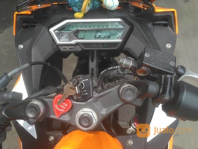 Motor Second Berasa Baru Honda Cbr150r Repsol 2017 Surat Surat Komplit Pajak Hidup. Negoin Ja