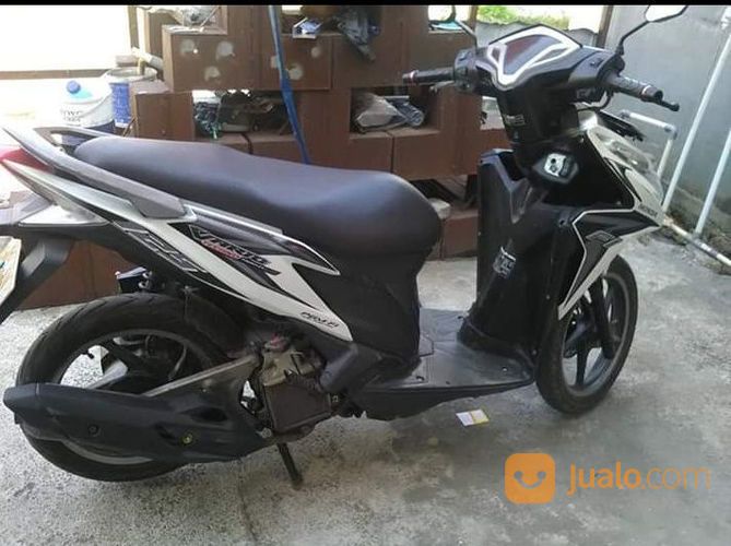 Honda Vario Warna Putih Tahun 2014 Mulus