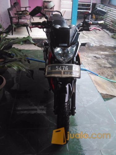 YAMAHA Vixion 2012 Tangan 1