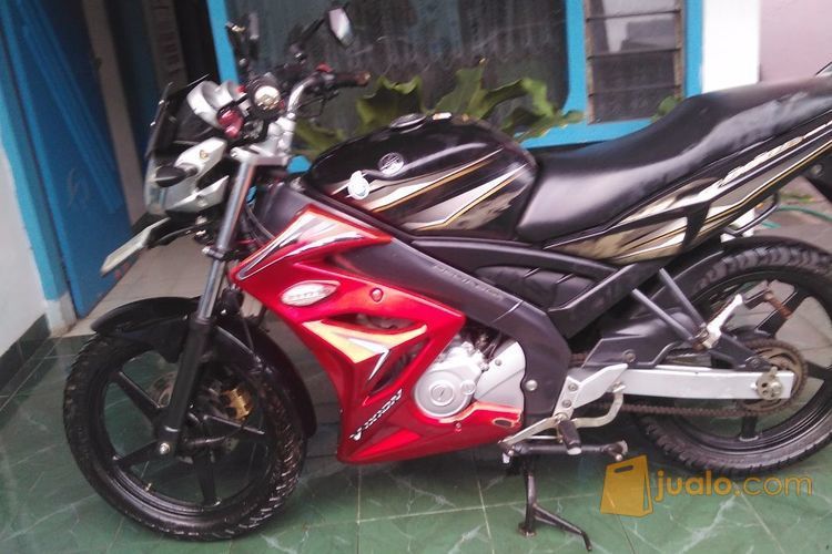 YAMAHA Vixion 2012 Tangan 1