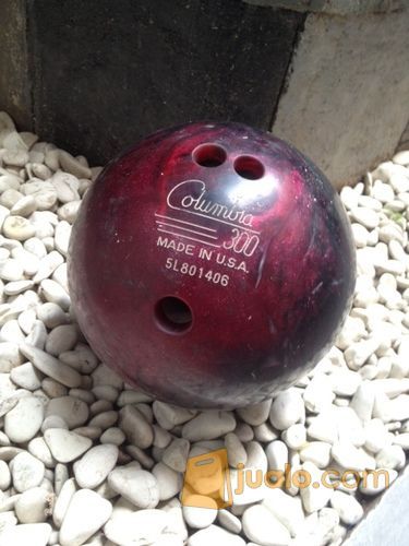 Bola Bowling & 2 pasang sepatu bowling mulus