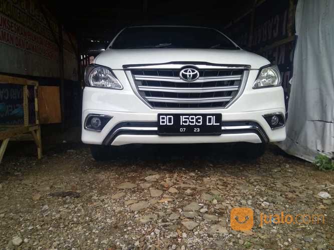 Plat Mobil Timbul Putih