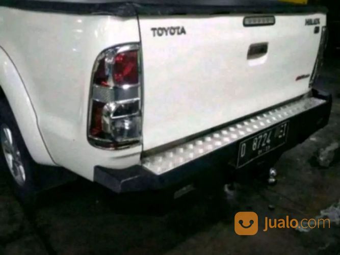 Bumper Belakang Toyota Hilux