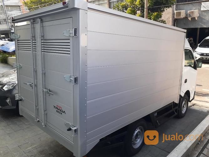 Isuzu Traga Box Aluminium ( Mobil Baru )