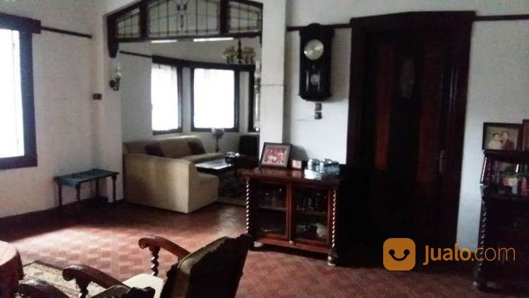 Rumah model Belanda sayap Dago dekat sekolah Aloysius