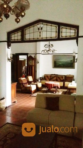 Rumah model Belanda sayap Dago dekat sekolah Aloysius