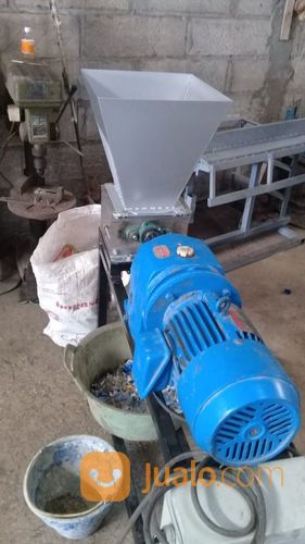 Mesin Pencacah Kain Dan Plastik