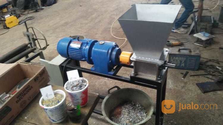 Mesin Pencacah Kain Dan Plastik