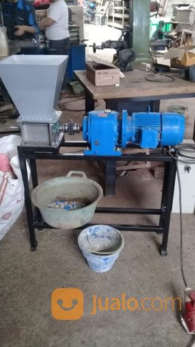 Mesin Pencacah Kain Dan Plastik