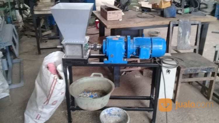 Mesin Pencacah Kain Dan Plastik