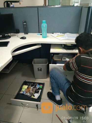 Jasa Servis Laci Meja