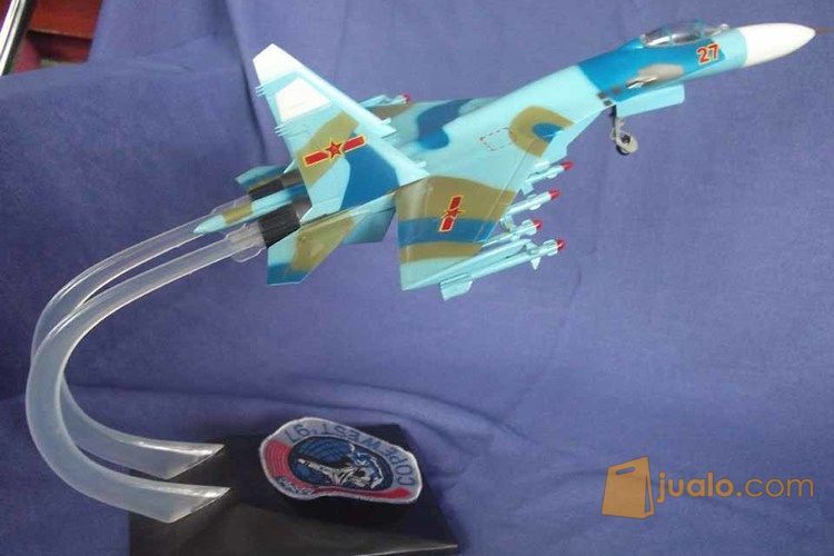 DIE FIBER TYPE SUKHOI 27 SCALE 1:72. ,MEREK TAIWAN