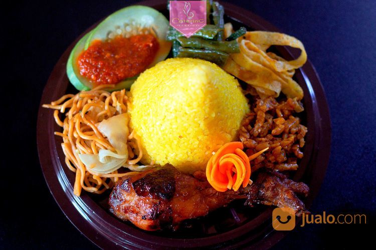 Nasi Tumpeng Besar / Tumpeng Mini Untuk Berbagai Macam Acara