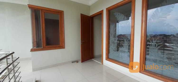 RUMAH MEWAH Apik Sekali ADA KOLAM RENANG Di Duren Sawit