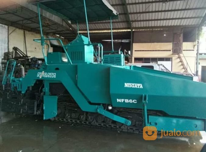 Alat Berat Asphalt Finisher Merk NIIGATA
