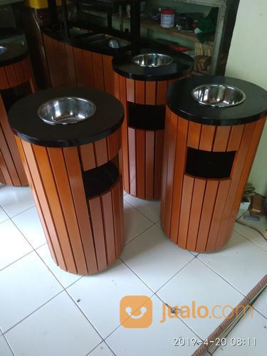 Tempat Sampah Kayu Model Bulat