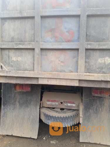 Hino Damtruk Tronton Rreydi