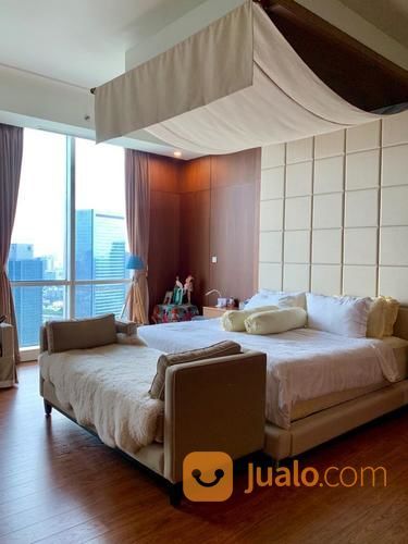 Penthouse The Peak Sudirman Karet Kuningan JakSel 4BR Semi Furnished